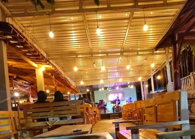 Bukan Kafe, Angkringan Jadi Tempat Nongkrong Favorit di Ngawi