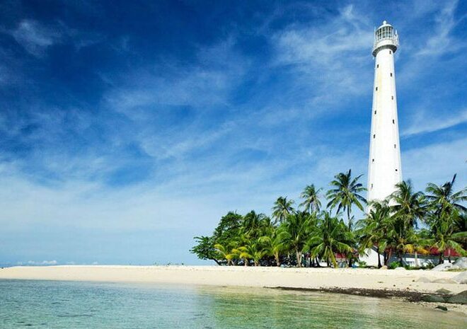 Tenang di Pulau Lengkuas, Wisata Menenangkan Jauh dari Keramaian