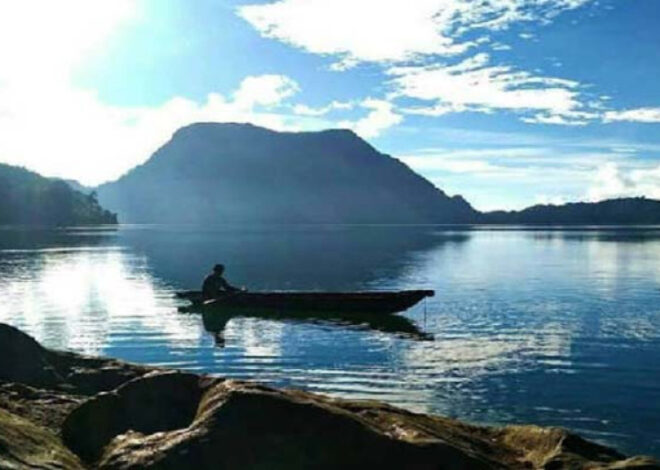 Pesona Danau Warna Puncak: Danau \”Bunglon\” di Kaki Gunung